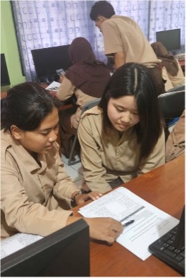インドネシアでの授業の写真
